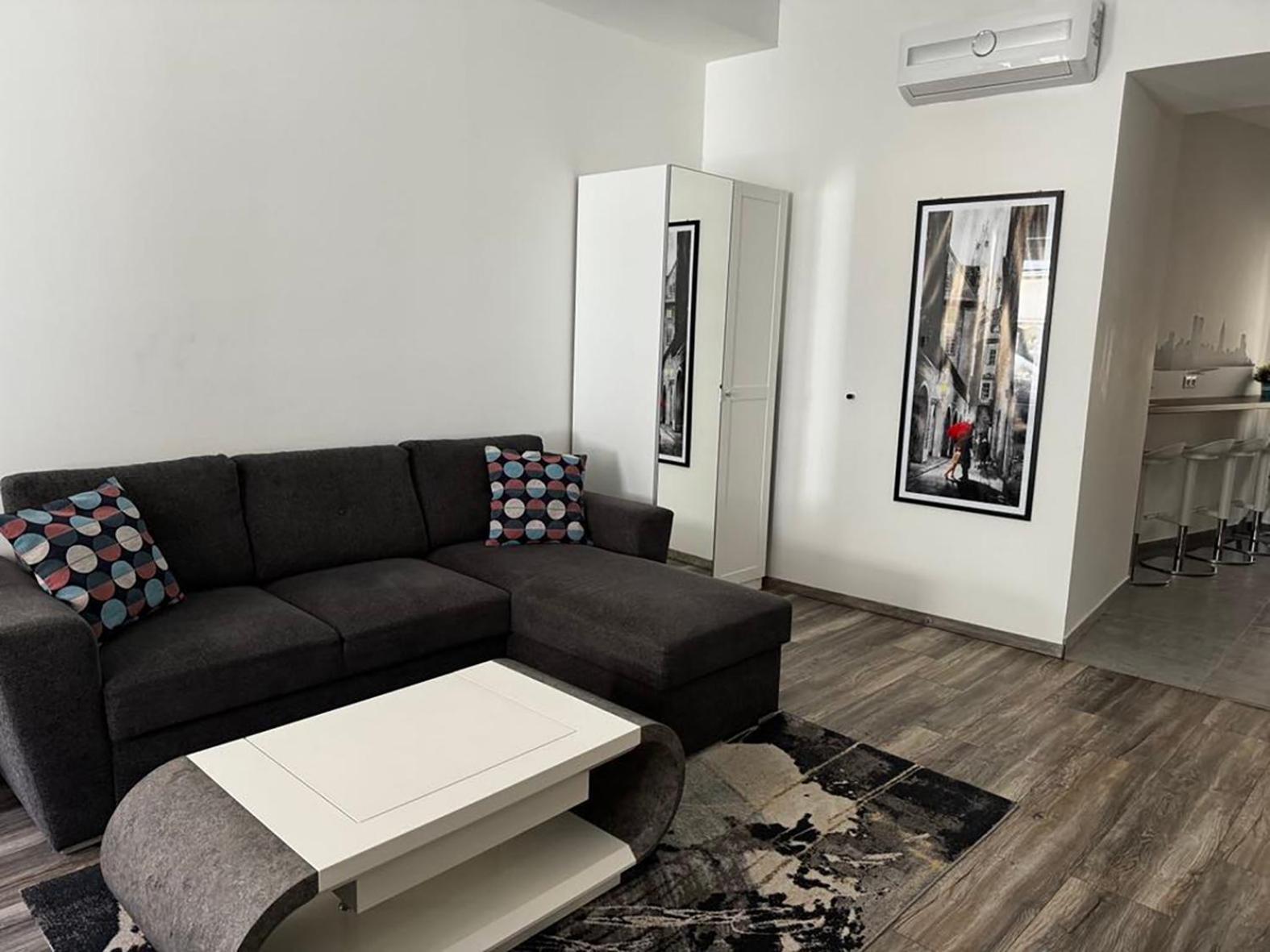 Hosoek Tornya Apartment *